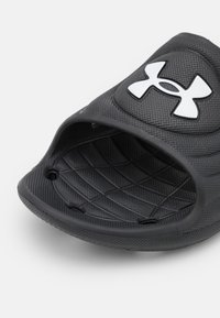 Under Armour LOCKER IV - Chanclas de baño - black