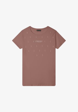 T-shirt color rosa realizzato in tessuto morbido, con scollatura rotonda e applicazioni di strass sparsi, logo "FREDDY" centrato sul petto.