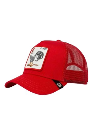 Cappellino trucker rosso in rete con una toppa frontale che raffigura un gallo e la parola "COCK" sopra.