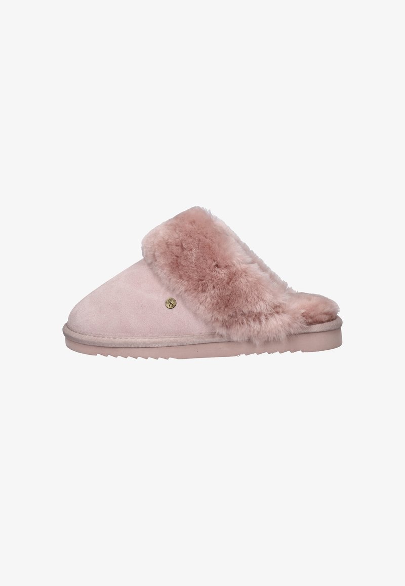 Roze suède slipper met een zachte, pluizige roze bontvoering en een open achterkant ontwerp. Voorzien van een rubberen zool met textuur voor grip en een klein gouden logo.