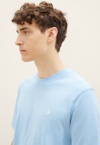 TOM TAILOR DENIM ROUNDED HEM - Paprasti marškinėliai - washed out middle blue