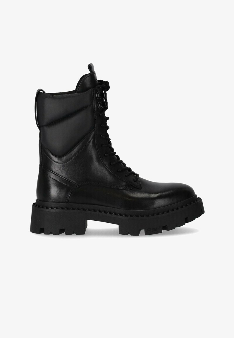 Sorte læder ankelstøvler med en kraftig sål, der har snørebånd foran, polstret krave og trækstrop, som har en glat og struktureret finish.