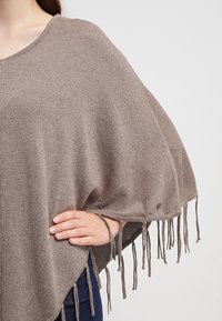 TOM TAILOR Poncho - taupe