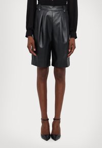 Max Mara Leisure ORTLES - Šortky - nero