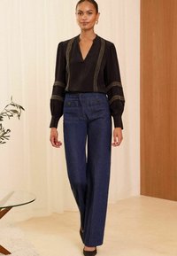 Love & Roses V NECK HARDWARE DETAIL -REGULAR FIT - Blúzka - black