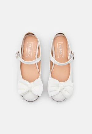 Slingback ballet pumps - white