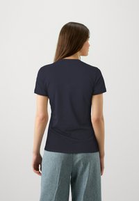 Guess TRIANGLE  - Camiseta básica - suiting blue