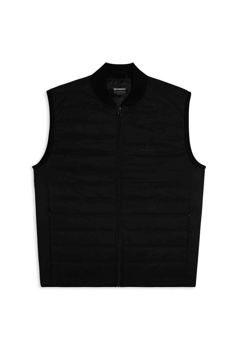 Gilet imbottito nero con colletto alto, chiusura frontale con zip e due tasche laterali. Presenta pannelli testurizzati e un logo discreto.