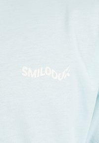 Smilodox MALIN - Camiseta estampada - hellblau