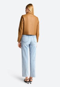 Rich & Royal Kožnata jakna - caffee latte