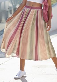 Gonna lunga plissettata con strisce verticali nei toni di rosa chiaro, beige e verde. Vita elasticizzata, tessuto leggero e design fluente.