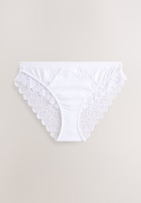 Hvide bomulds-trusser med en bølget blonderkant langs siderne, med en glat tekstur og et design med mellemhøjt liv.