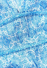 Next FRONT SHORT SLEEVE - Maksikleit - blue tile print