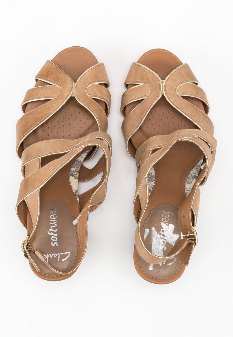 Clarks Originals Sandali con tacco beige (Second hand