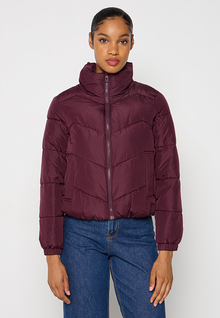 Vero Moda Petite Winterjacke bordeaux