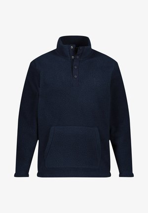 Granatowy polarowy pulower z wysokim kołnierzem, trzema guzikami przy dekolcie i przednią kieszenią typu kangur. Posiada teksturowany materiał i haftowane logo.