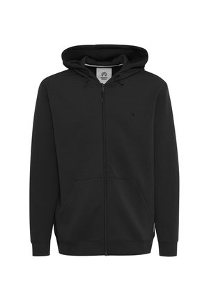 Črna zip-up kapuca iz mehkega materiala, opremljena z zategovanjem na kapuco, sprednjima žepoma, rebrastimi manšetami in majhnim logotipom na prsih.