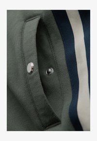 Selected, olive