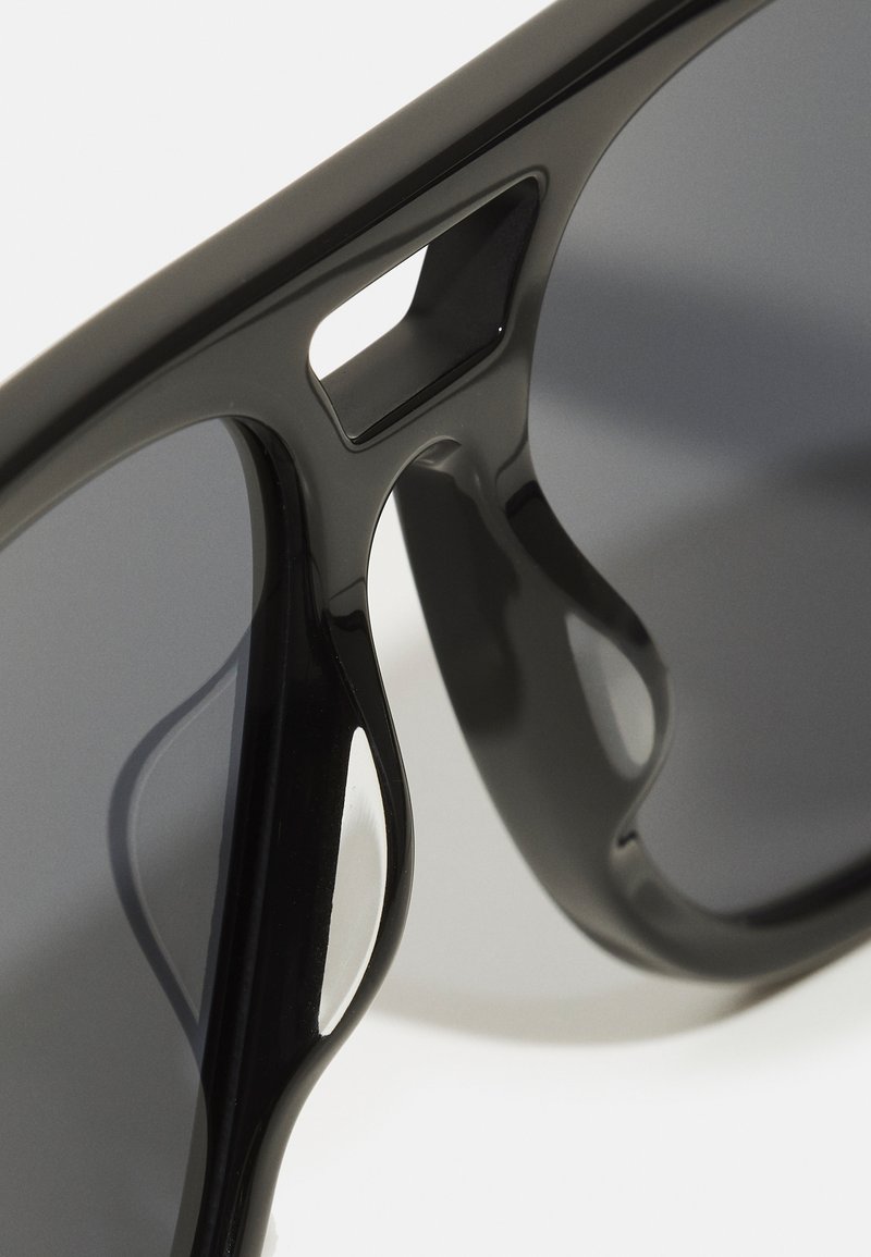 gucci sunglasses matte black
