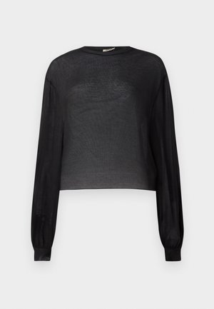 Maglione corto nero con maniche lunghe, tessuto trasparente, scollatura a girocollo e polsini arricciati. Tessuto liscio con dettagli minimi.