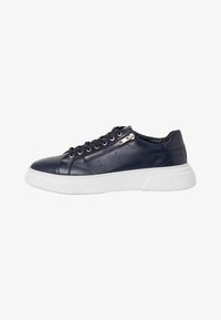 Sélectionné, navy