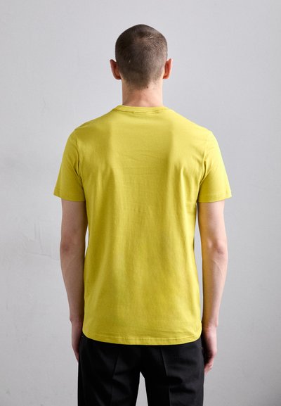 PS Paul Smith SLIM FIT żółty