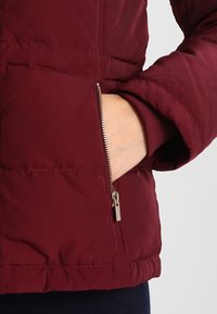 VILA Dunjacka - dark purple