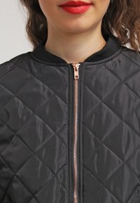 Missguided Bomberjacka - black