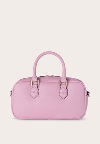 Borsa in pelle rosa con manici superiori arrotondati, forma rettangolare, accenti dorati e cuciture decorative sui manici. Chiusura con zip.