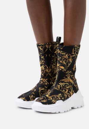 SPEEDTRACK MAIN - Bottines à plateau - black/gold