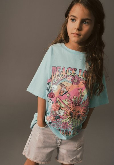 Boy's T-shirt, Ecru Double-Sided Sequins
