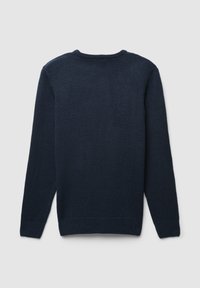 Dunkelblauer gestrickter Pullover mit langen Ärmeln, Rundhalsausschnitt und gerippten Bündchen. Aus weichem Material gefertigt, mit glatter Textur. Rückansicht.