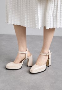 MALASANA - Platform heels - lajara cybil salinas