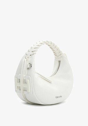 Kleine weiße Lederhandtasche mit geflochtenem Griff, Reißverschluss und dekorativem seitlichem Schnallendetail.