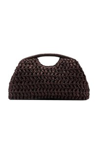 Bolso de mano tejido en marrón con una silueta redondeada, que cuenta con un asa superior y una superficie texturizada. Diseño compacto con una base plana para mayor estabilidad.