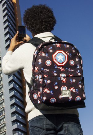 Karactermania HEROES MARVEL DC ECO - Sac à dos - Captain America pixel black