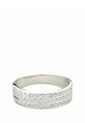 Silberner Ring mit drei horizontalen Bändern, die eingeklebte klare Kristalle für Glanz aufweisen. Glatte Innenseite und polierte Außenseite.