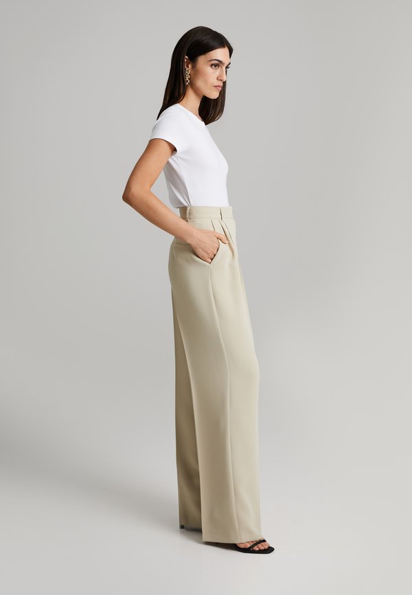 GYTTA - Trousers - champagne4