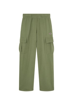 Olijfgroene cargobroek met elastische tailleband, twee grote zijflapzakken en een klein Champion-logo op de rechterdij.