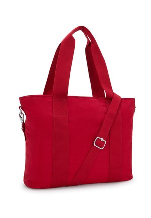 Rote rechteckige Tragetasche mit zwei Griffen und einem verstellbaren Schultergurt, ausgestattet mit silberner Hardware und einer glatten Stoffstruktur.