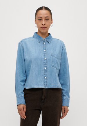 GAP Petite SHIRT - Button-down blouse - light wash