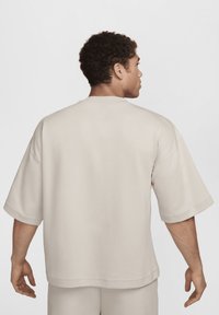 Nike Sportswear TECH FLEECE - Pamata T-krekls - lt orewood brn