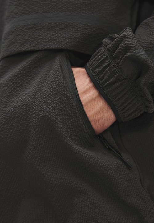On PERFORMANCE VOLT JACKET - Running jacket - espresso — foto 5