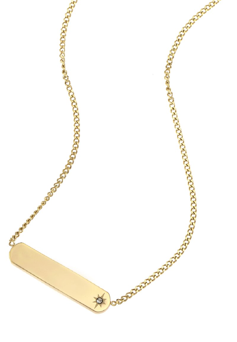 Collana in oro con ciondolo rettangolare allungato, accentuato da una stella e una piccola pietra, finitura lucida e maglie uniformi.