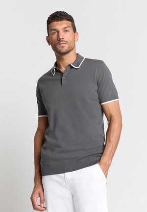 Korte mouwen polo shirt in donkergrijs, met een witte kraag en mouwmanchetten, gemaakt van een gestructureerde stof met een aansluitende pasvorm.