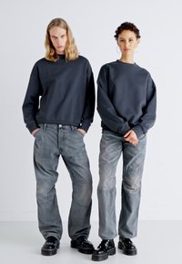 Jack & Jones PREMIUM JPRBLAHARVEY CREW NECK UNISEX - Felpa - asphalt