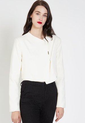 Blazer - crudo