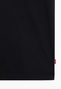 Levi's® FOOTBALL FAN TEE UNISEX - Apdrukāts T-krekls - black