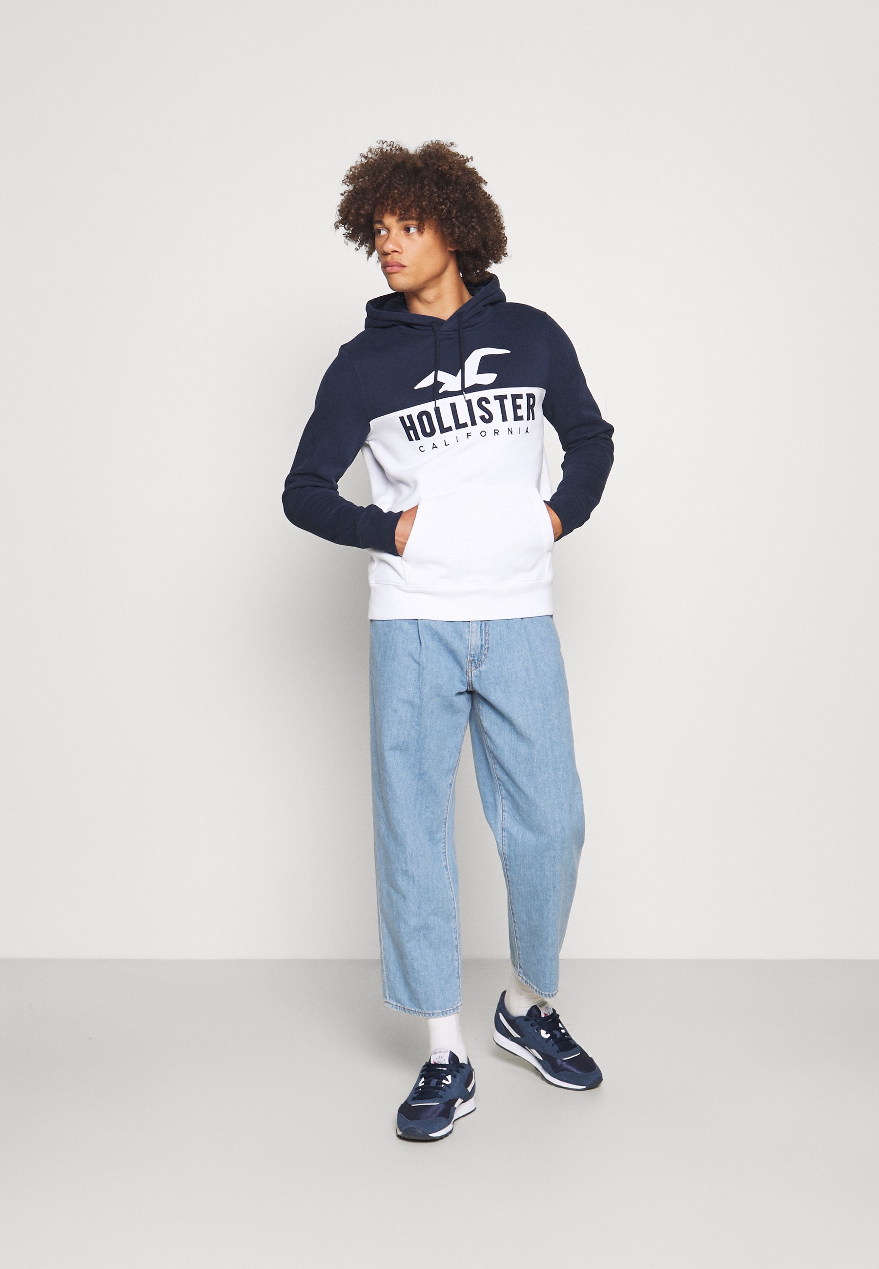 Hollister Co. TECH LOGO SPLICE - Felpa - white/navy/bianco - Zalando.it