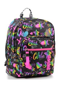 Zaino nero con testo e forme in stile graffiti colorato, come cuori e stelle. È dotato di più scomparti e di una maniglia superiore.